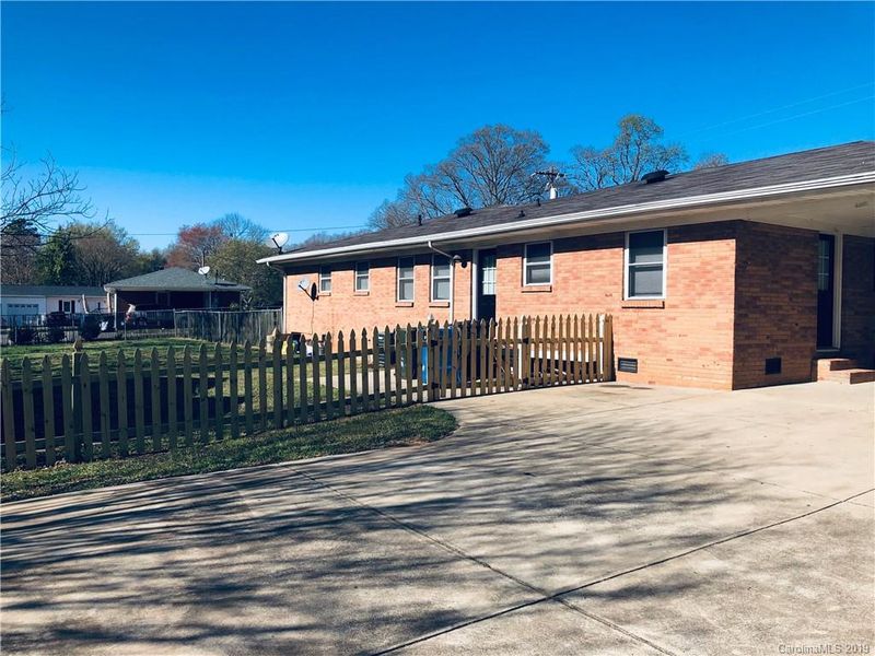 12032 Idlewild Rd, Matthews, NC 28105