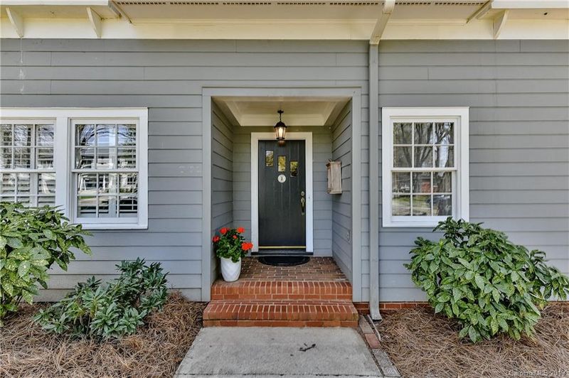 201 S Canterbury Rd, Charlotte, NC 28211