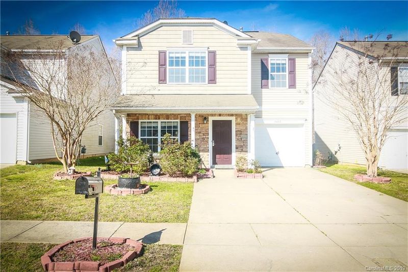 8437 Ainsworth St, Charlotte, NC 28216