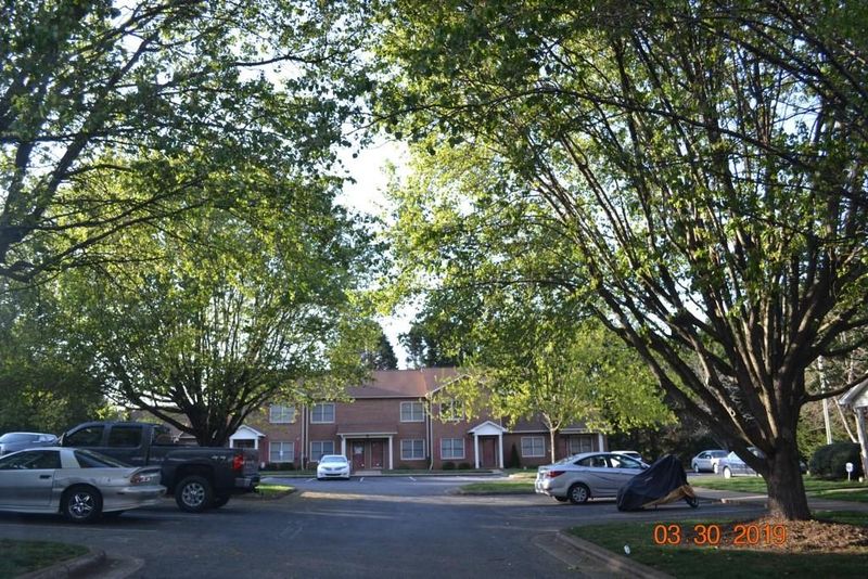 102 Brandywine Dr NE #B5, Conover, NC 28613