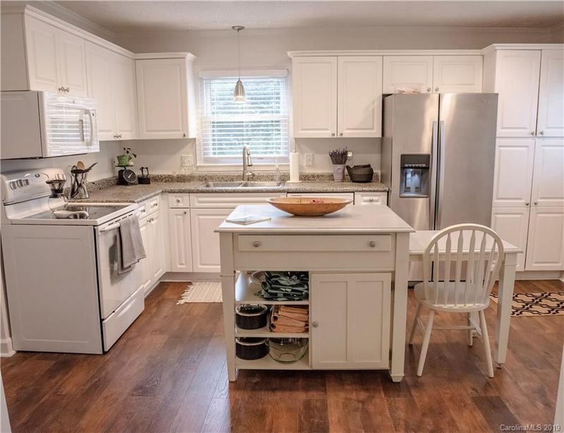 9504 Watergate Rd, Charlotte, NC 28270