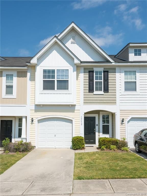 12612 Persimmon Tree Dr, Charlotte, NC 28273
