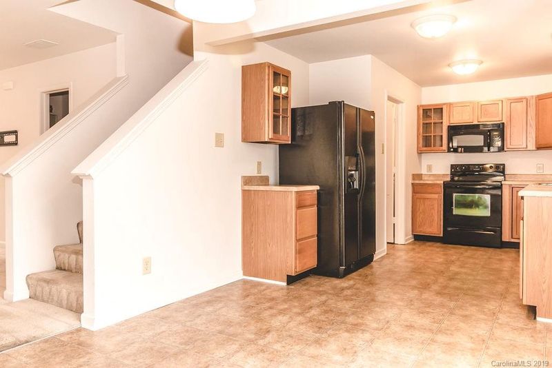 3034 Meadow Knoll Dr, Charlotte, NC 28269