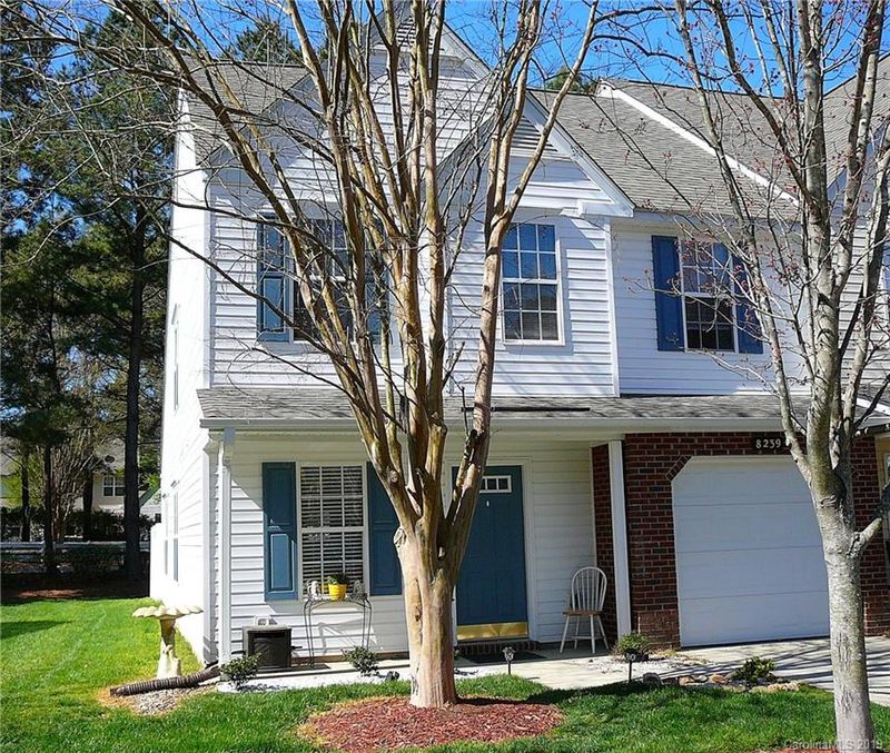 8239 Christmas Ct, Charlotte, NC 28216