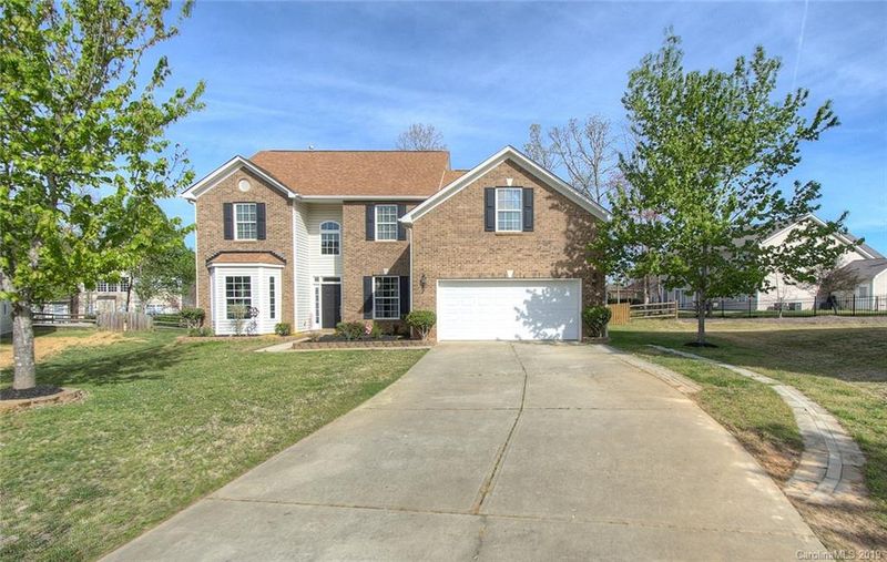 4001 Fine Robe Dr, Indian Trail, NC 28079