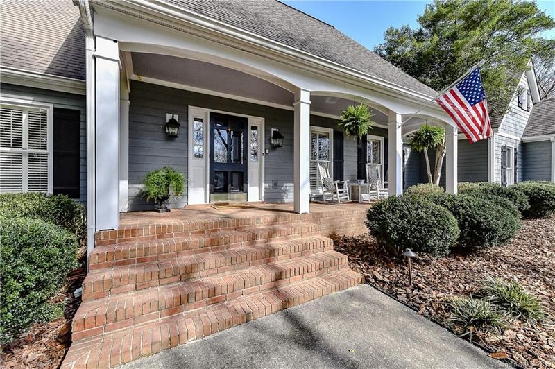 4401 Forest Hills Dr, Charlotte, NC 28226