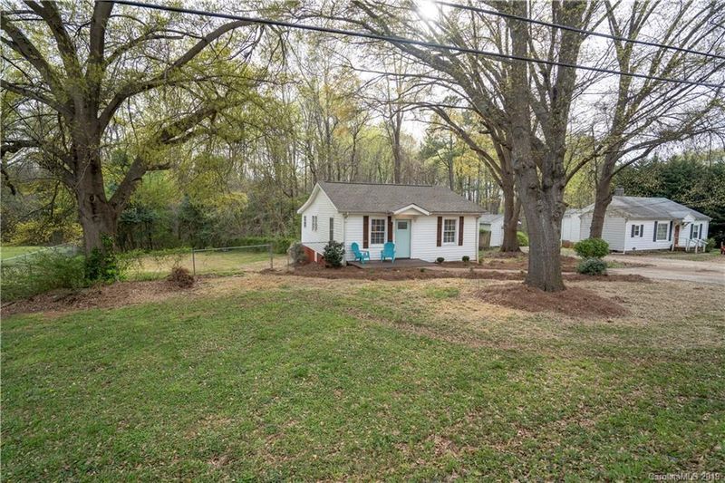 407 W Henry St, Belmont, NC 28012