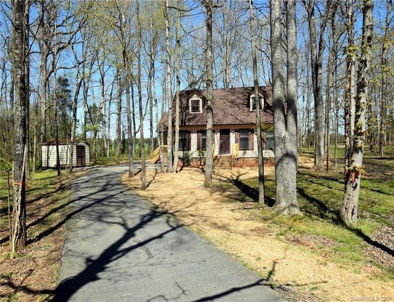 902 White Oaks Cir, Monroe, NC 28112