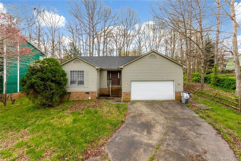 7537 Barn Stone Dr, Charlotte, NC 28227