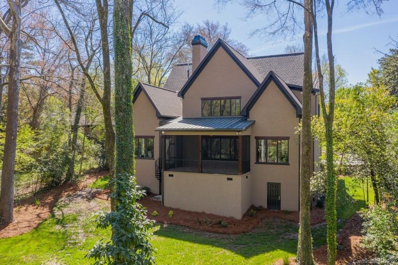 822 Jefferson Dr, Charlotte, NC 28270