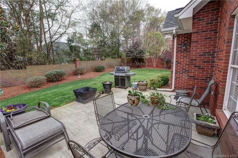 2521 Firethorn Ct, Gastonia, NC 28056