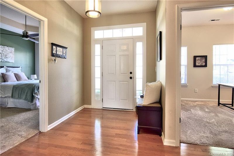 8720 Westwind Point Dr, Cornelius, NC 28031