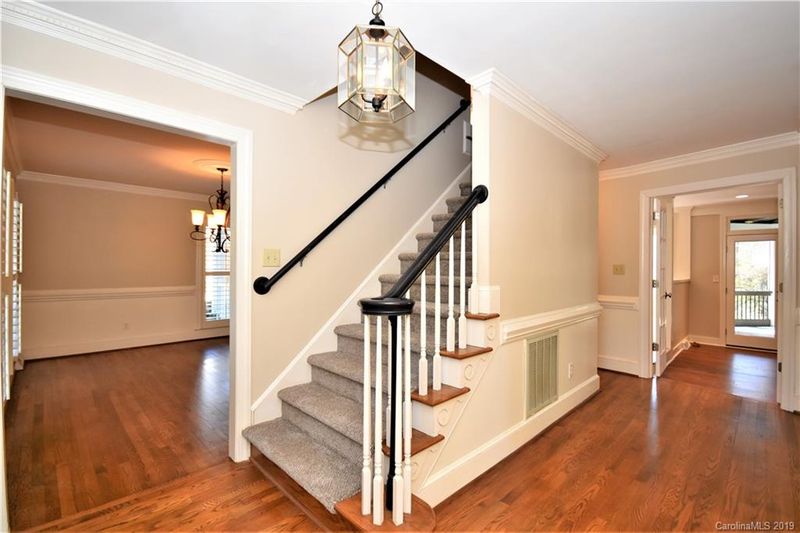 9623 Providence Forest Ln, Charlotte, NC 28270