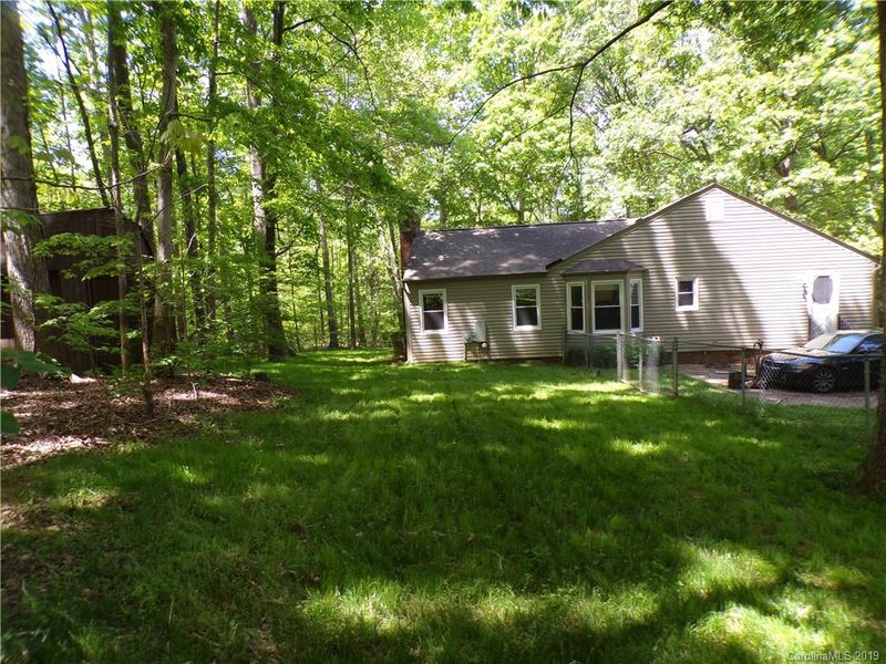 721 Forest Ln, Belmont, NC 28012