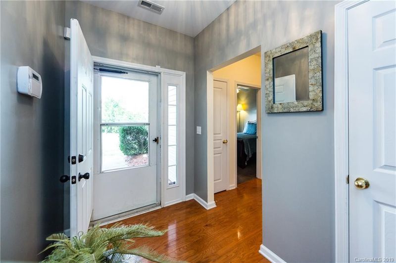 2122 Pheasant Glen Rd, Charlotte, NC 28214
