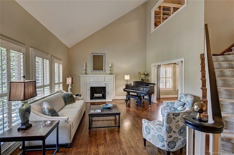 2908 Rockbrook Dr, Charlotte, NC 28211