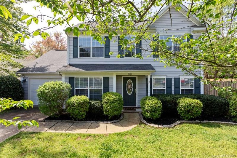 1438 Swaying Branch Ln, Clover, SC 29710