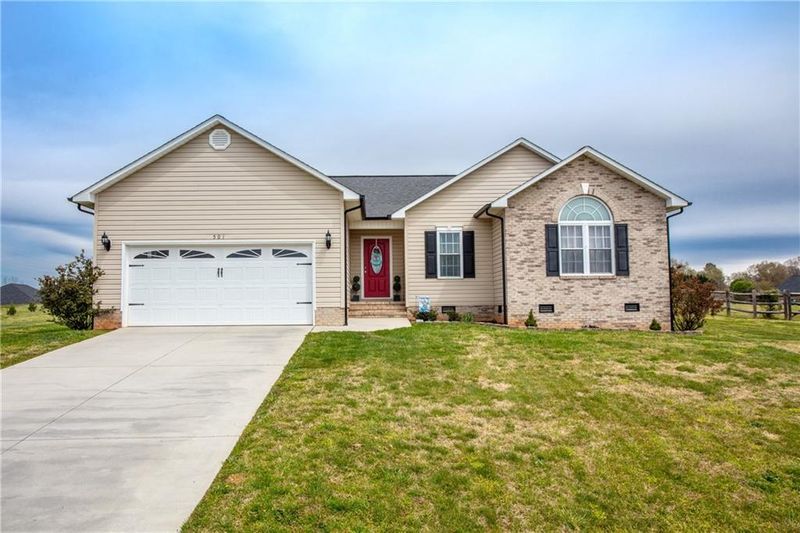 501 E Pine St, Maiden, NC 28650