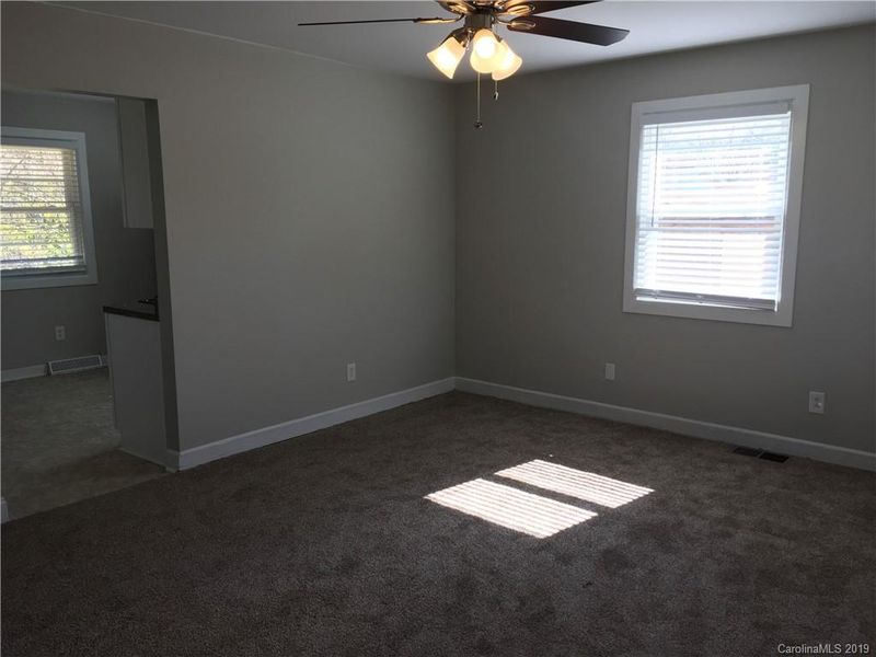 2025 Longleaf Dr, Charlotte, NC 28210
