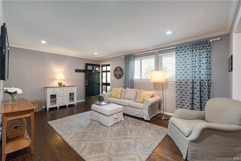 4913 Vincent Ln, Charlotte, NC 28210