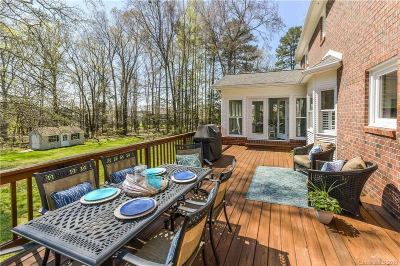 2001 Baltimore Ln, Kannapolis, NC 28081