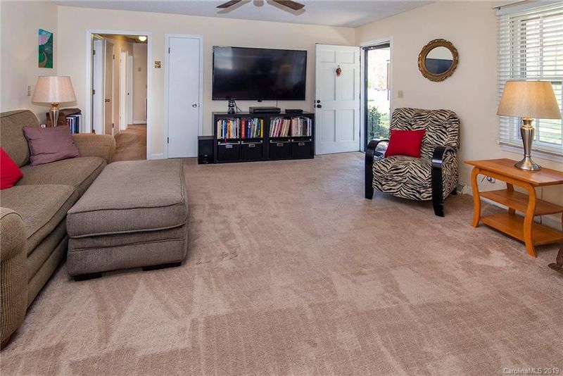 2320 Penninger Cir, Charlotte, NC 28262