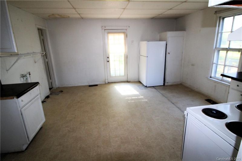 33 Rose St, York, SC 29745