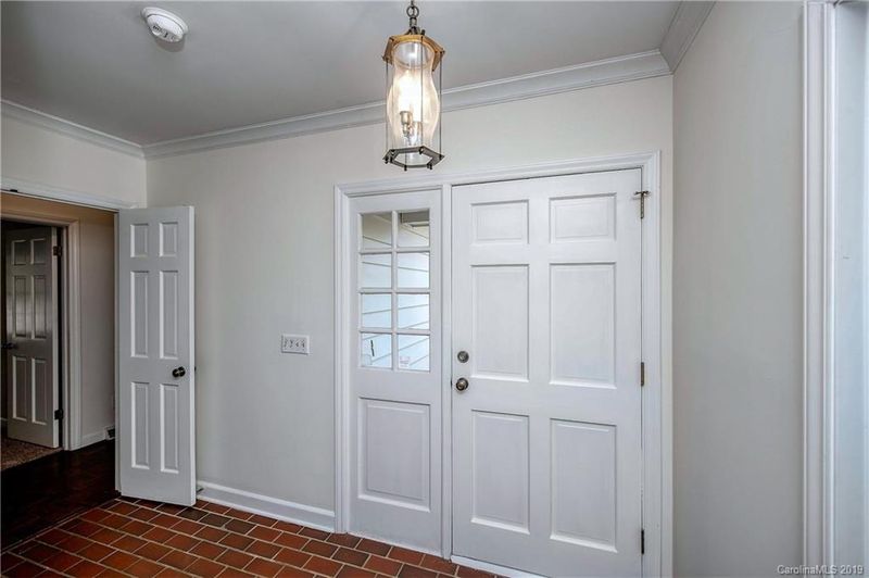 7009 Pleasant Dr, Charlotte, NC 28211