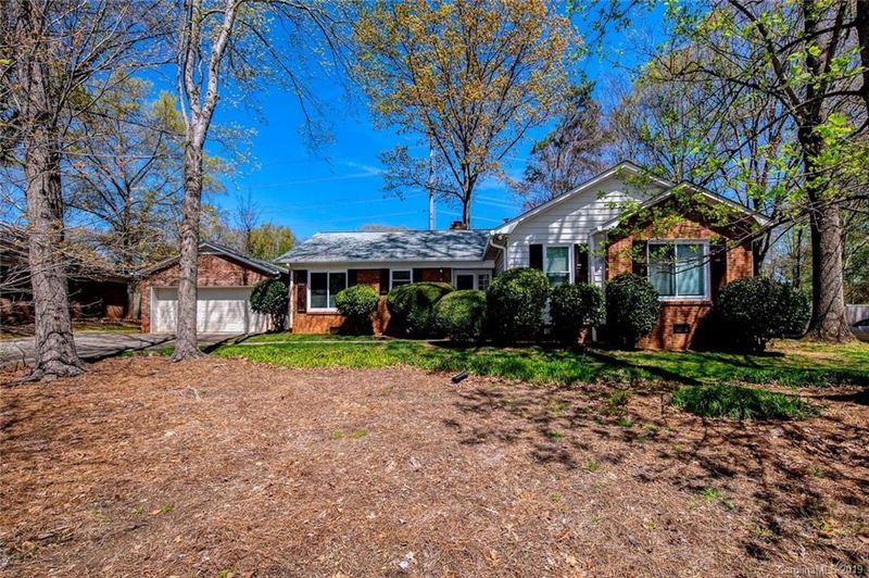 7009 Pleasant Dr, Charlotte, NC 28211