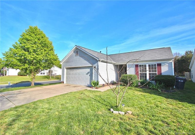 13105 Planters Row Dr, Charlotte, NC 28278