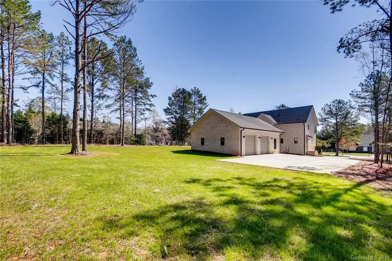 7913 Silver Maple Ln, Mint Hill, NC 28227