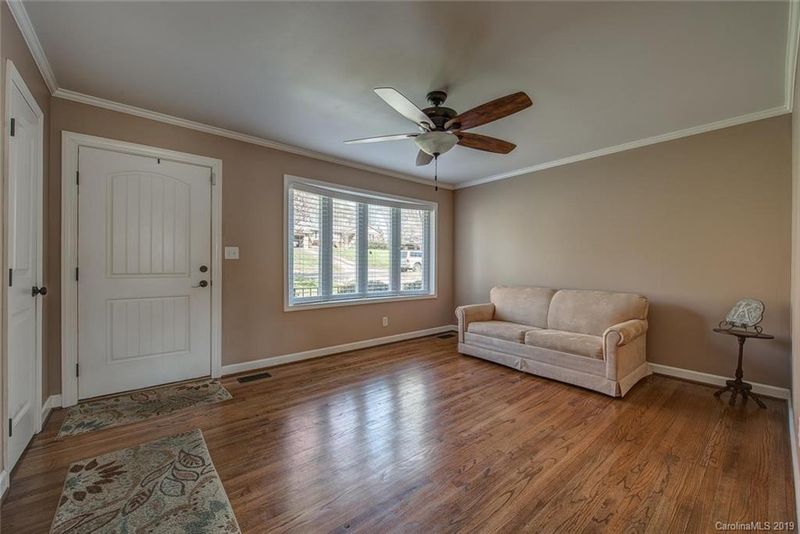 214 Johnston Dr, Belmont, NC 28012