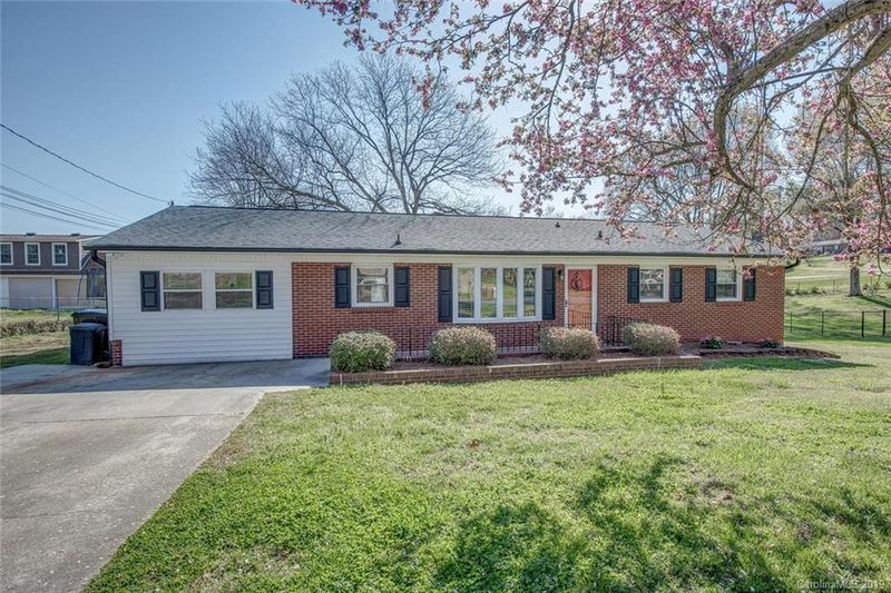 214 Johnston Dr, Belmont, NC 28012