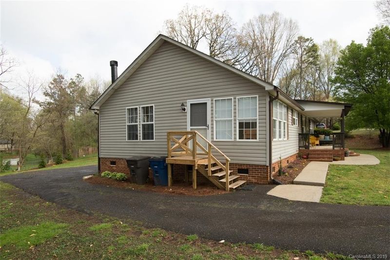 720 Randa Dr, Statesville, NC 28625