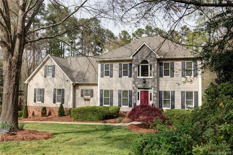 2817 Wimbledon Dr, Gastonia, NC 28056