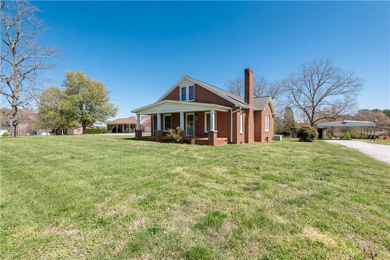 4774 Springs Rd, Conover, NC 28613