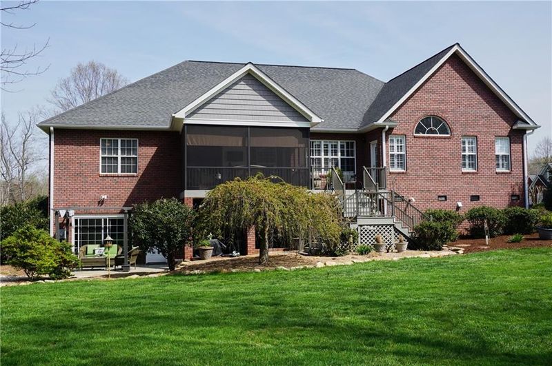 1157 Beagle Ln, Newton, NC 28658
