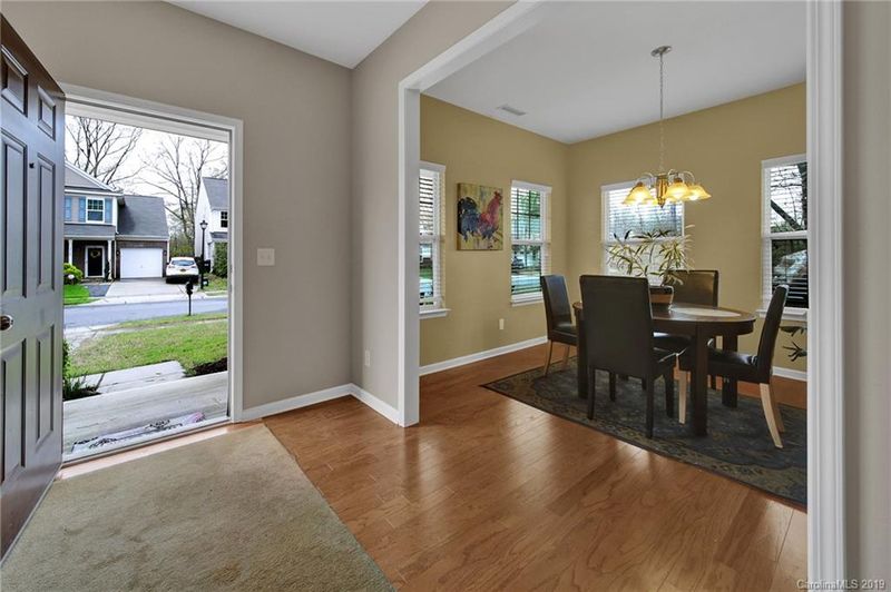 2739 Bramble Ridge Ct, Charlotte, NC 28215