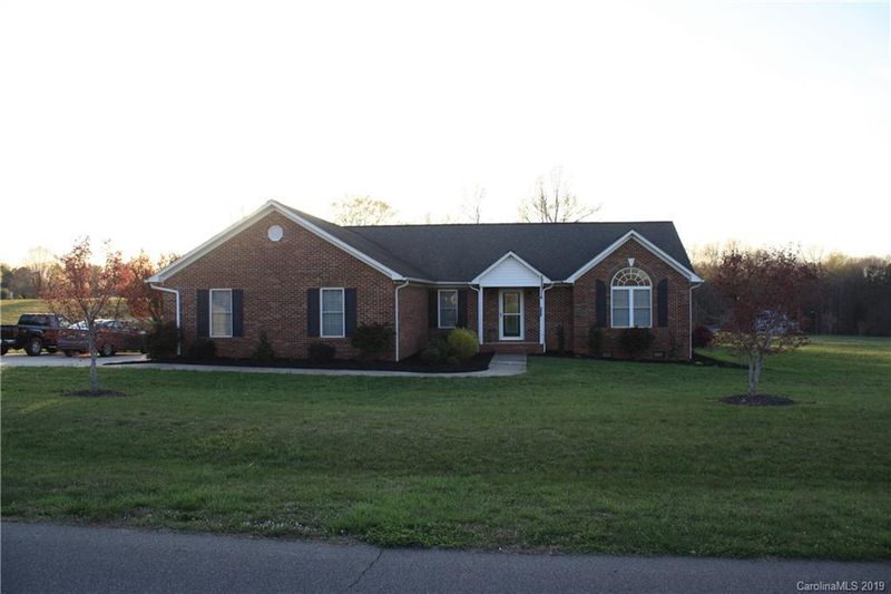 5002 Deer Run Dr, Crouse, NC 28033