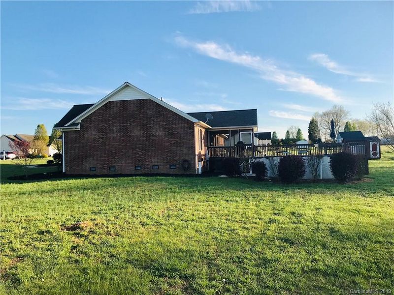 5002 Deer Run Dr, Crouse, NC 28033