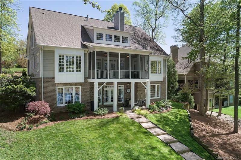 2635 Mt Isle Harbor Dr, Charlotte, NC 28214