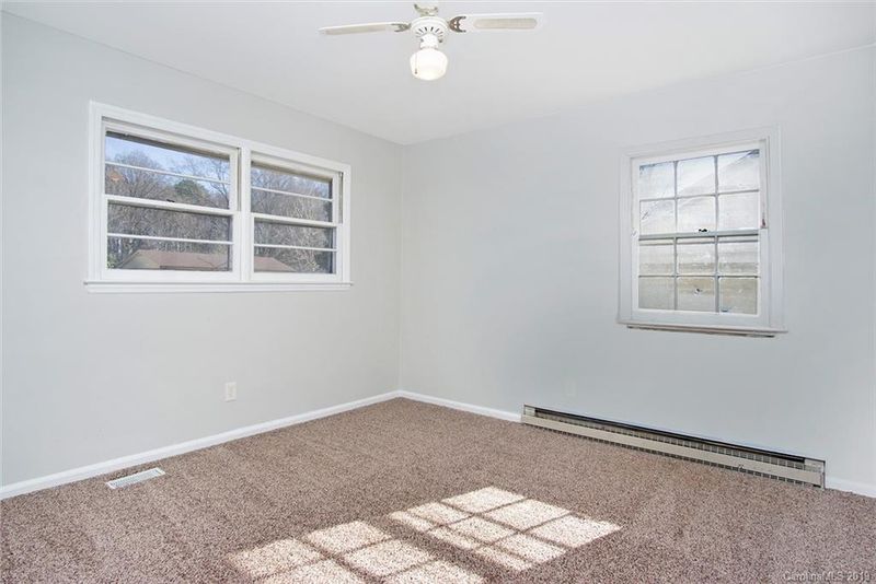 1431 Echo Glen Rd, Charlotte, NC 28213