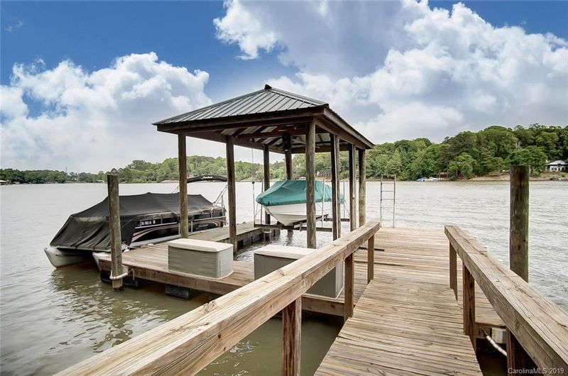 1147 Molokai Dr, Tega Cay, SC 29708