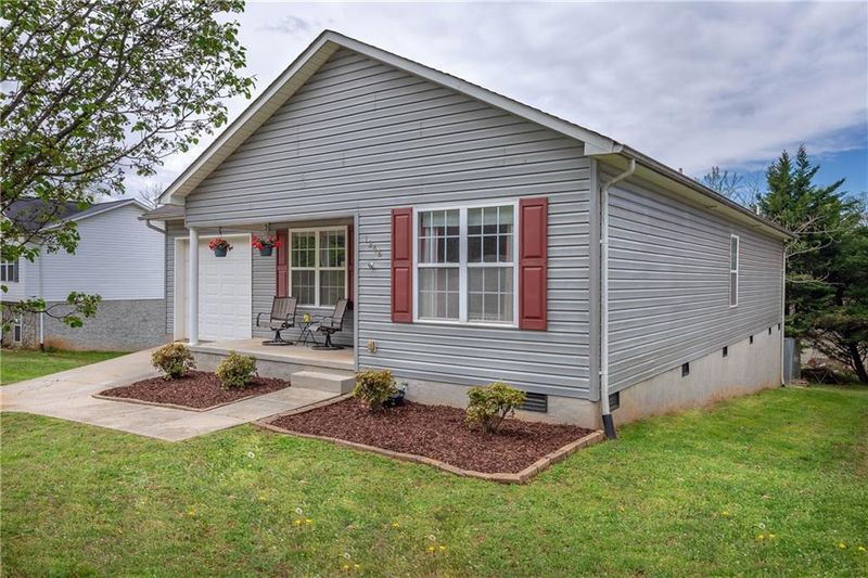 1268 39th St SW, Hickory, NC 28602