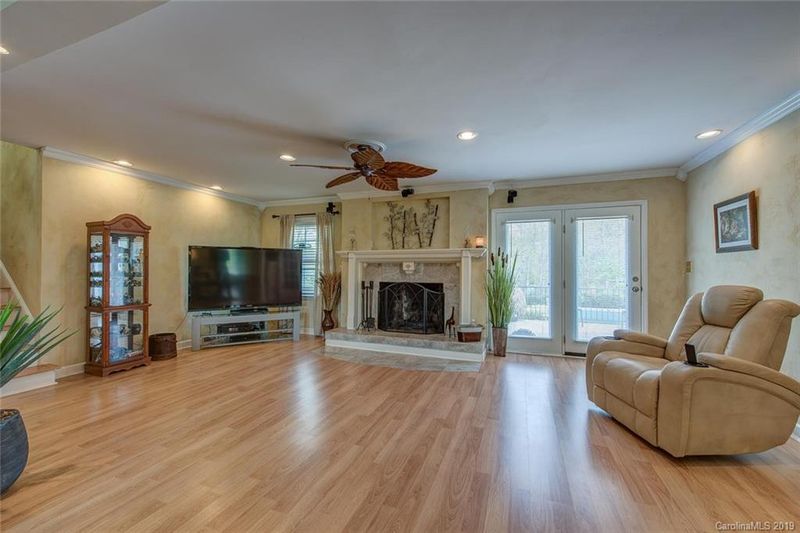 4511 Binwhe Ln, Gastonia, NC 28052