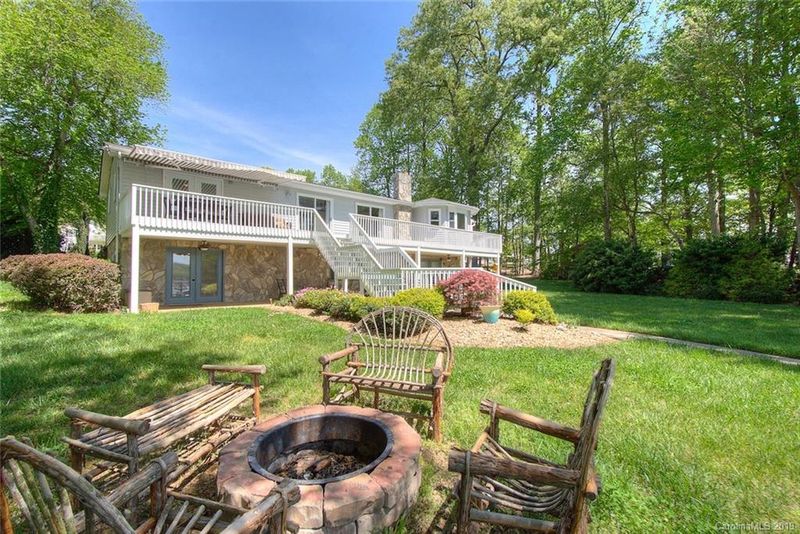 8244 Normandy Rd, Denver, NC 28037