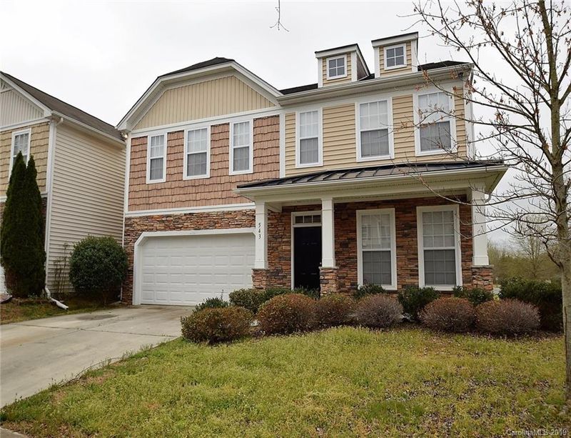 543 Knothole Ln, Charlotte, NC 28214