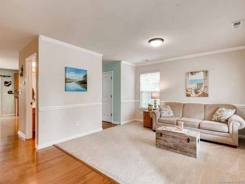 912 Stoney Crest Ct, Mooresville, NC 28115