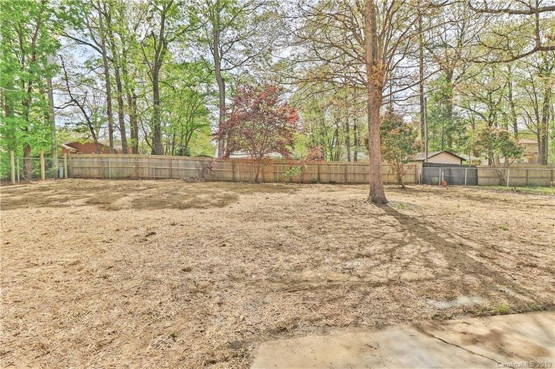 8003 Red Lantern Rd, Indian Trail, NC 28079
