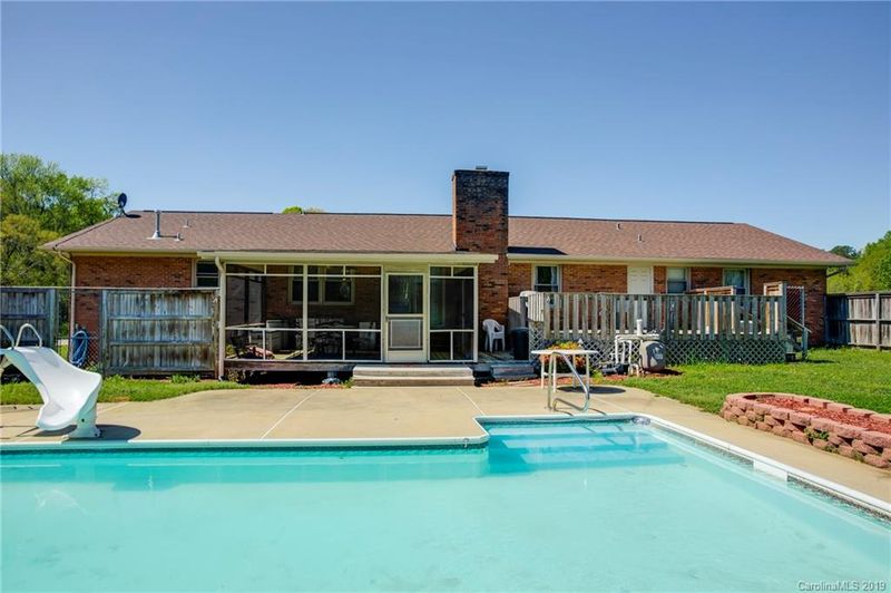 225 Todd Cir, Wingate, NC 28174